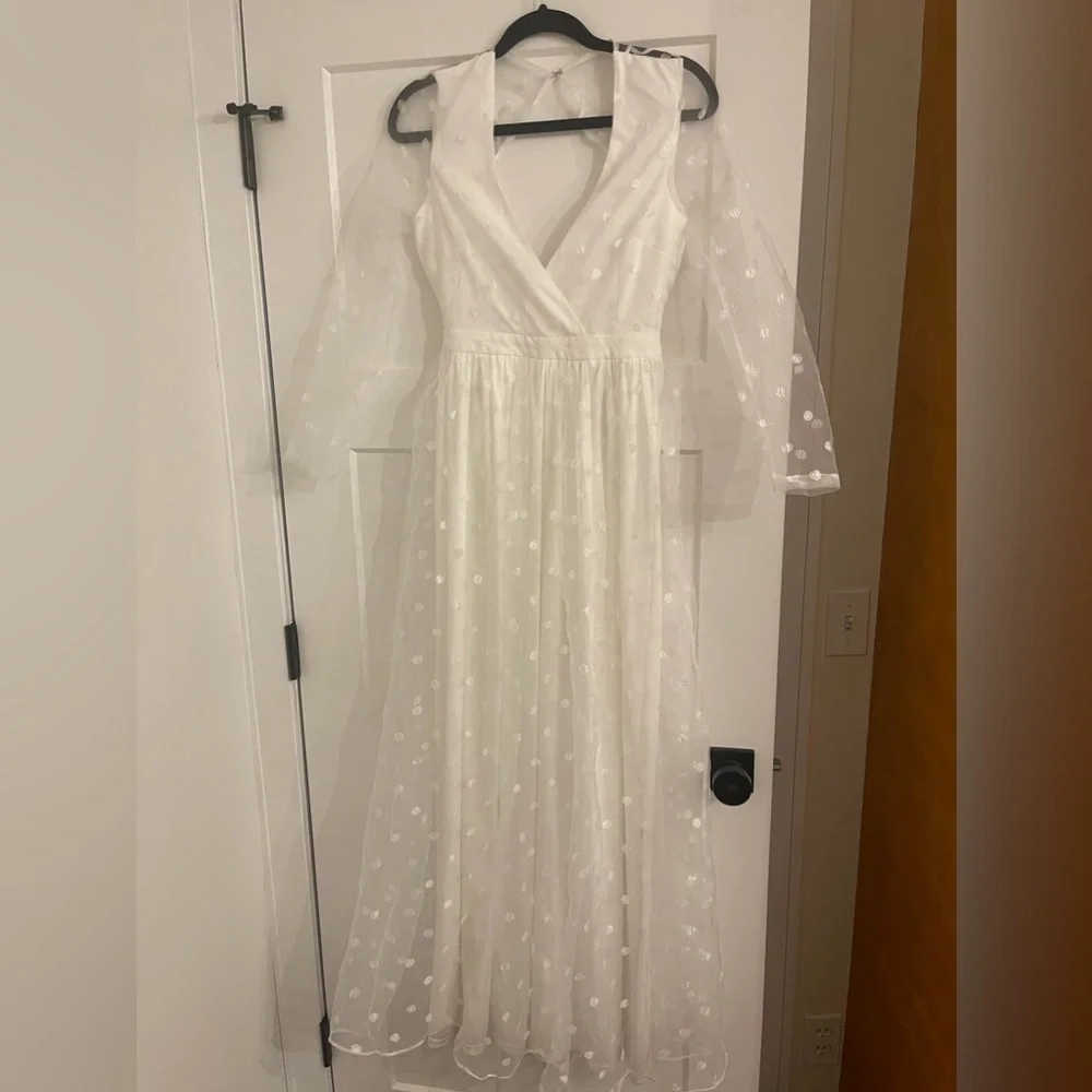 NWT Lulus Size XS White Maxi Dress